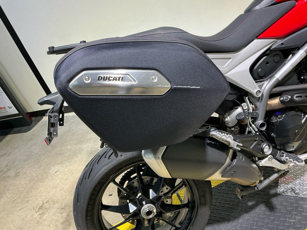 Hyperstrada