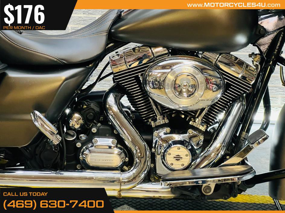 Street Glide®
