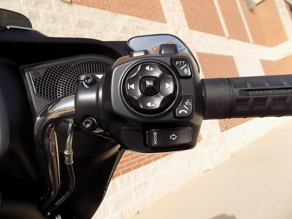 Street Glide®