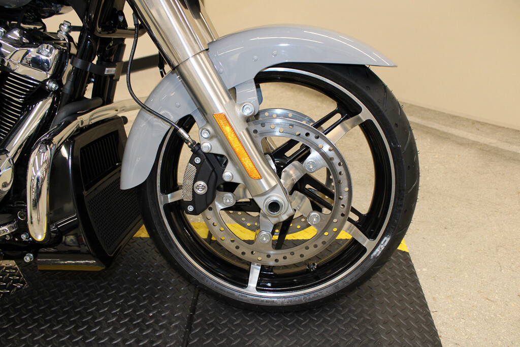 Road Glide®