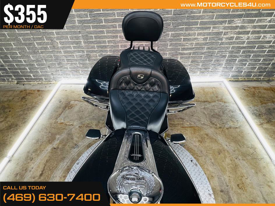 Street Glide®