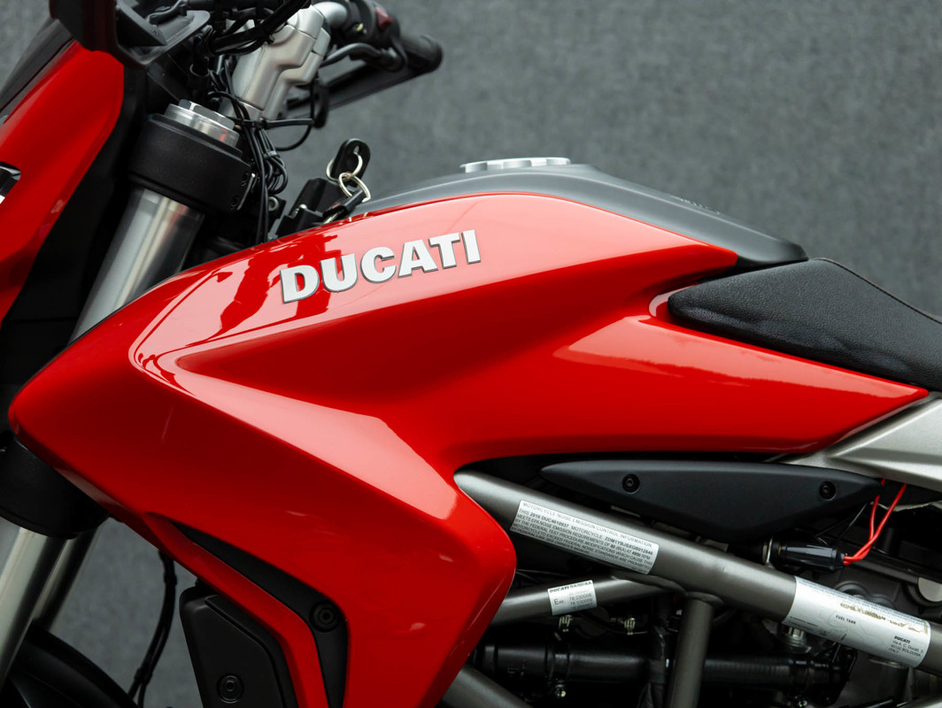 Hyperstrada 939
