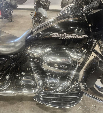 Street Glide®