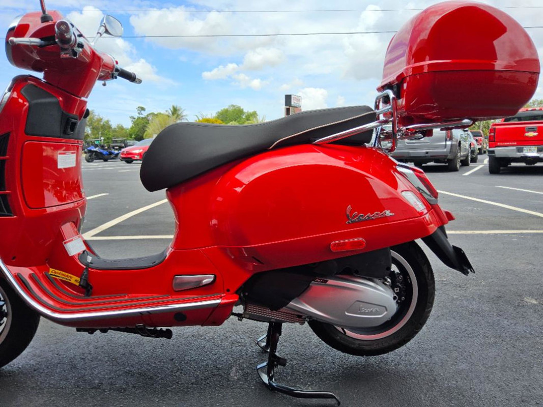 GTS 300 Super Sport