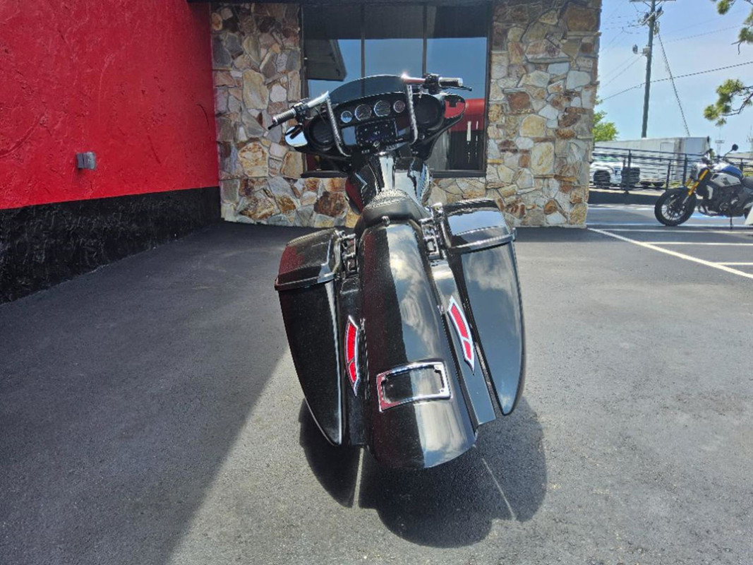 Street Glide®