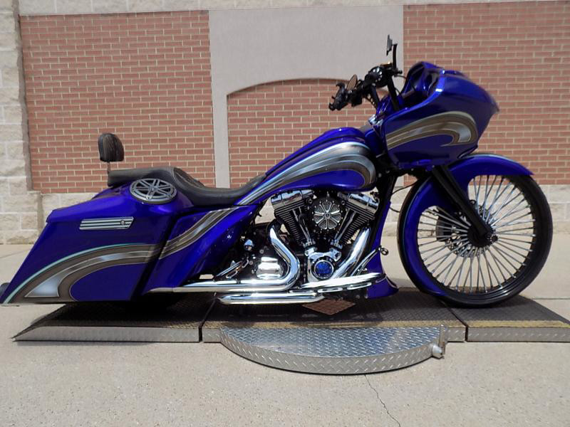Road Glide®