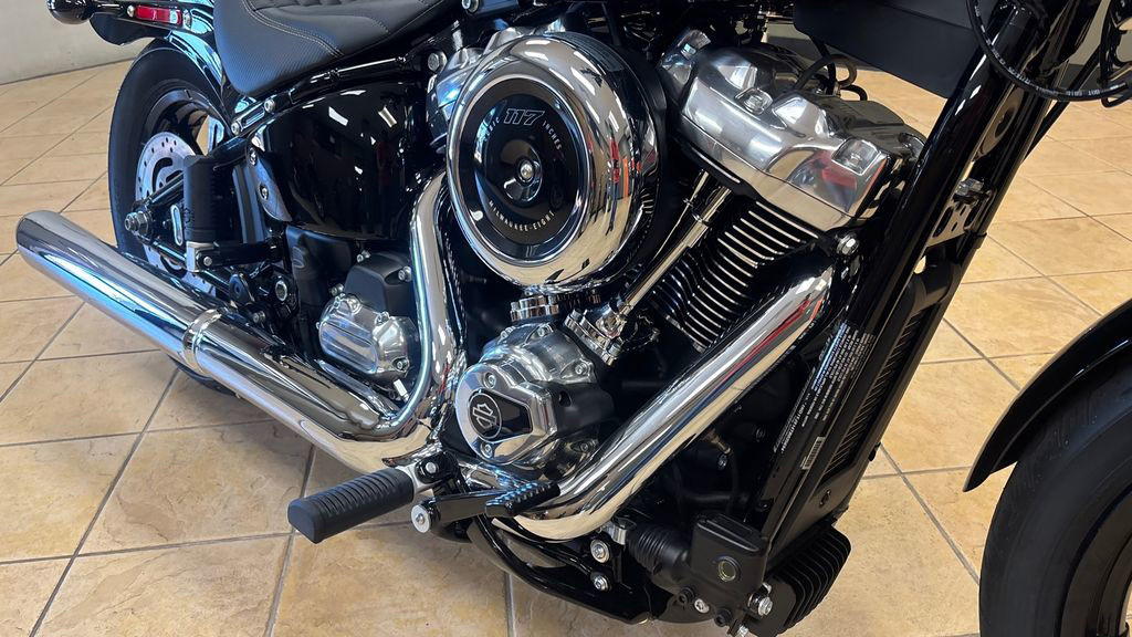 Street Bob®