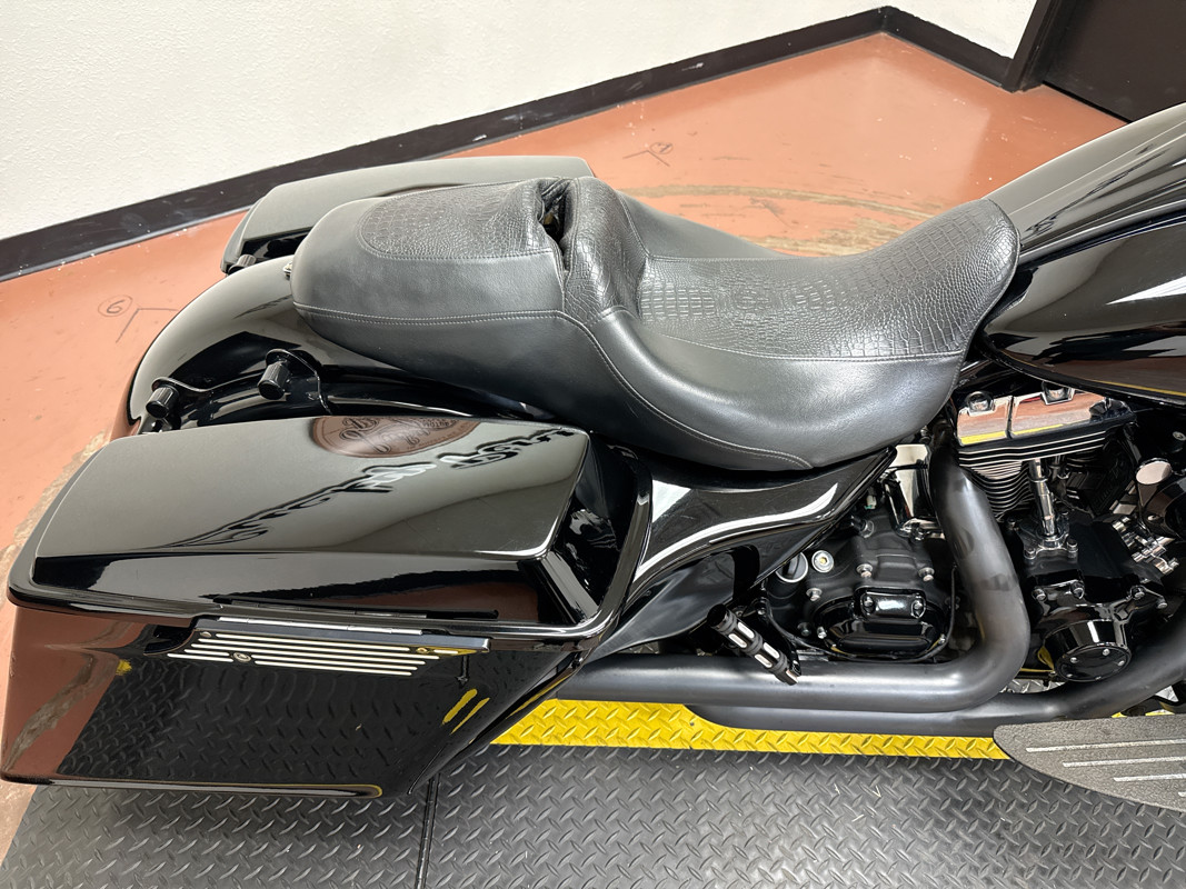 Road Glide® Custom