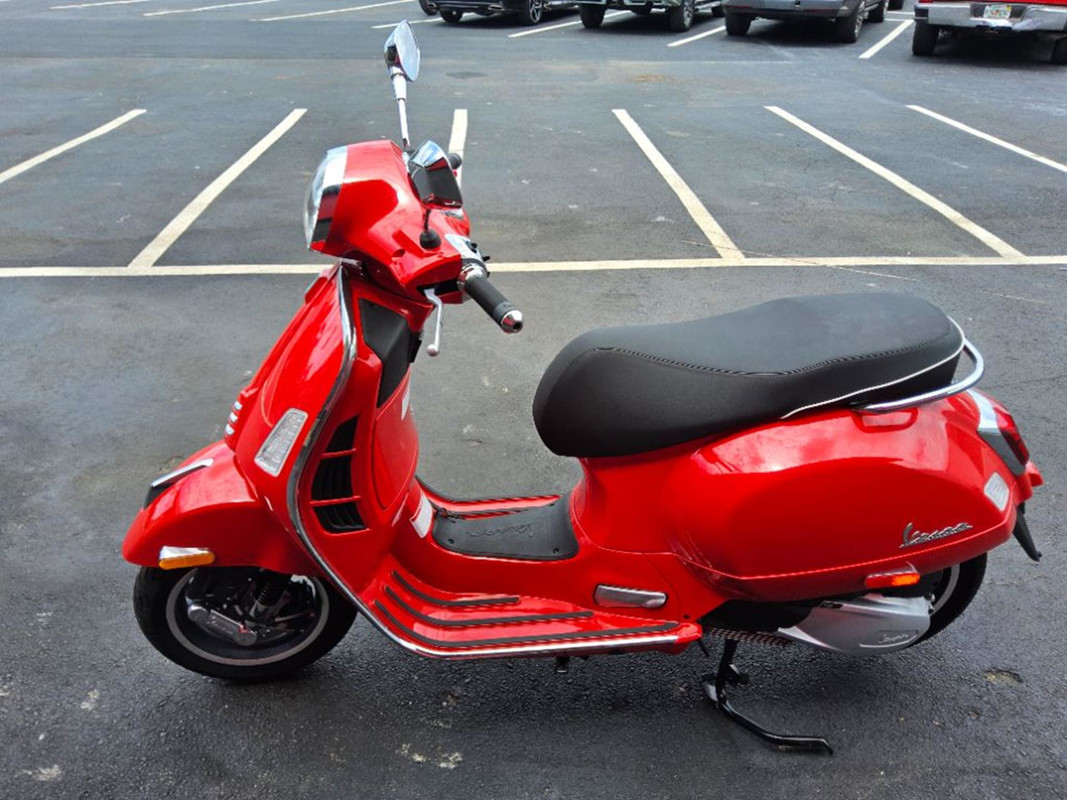 GTS 300 Super Sport