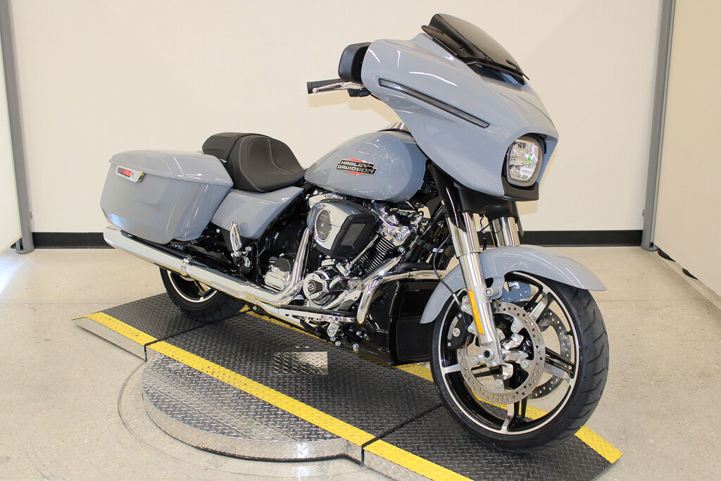 Street Glide®