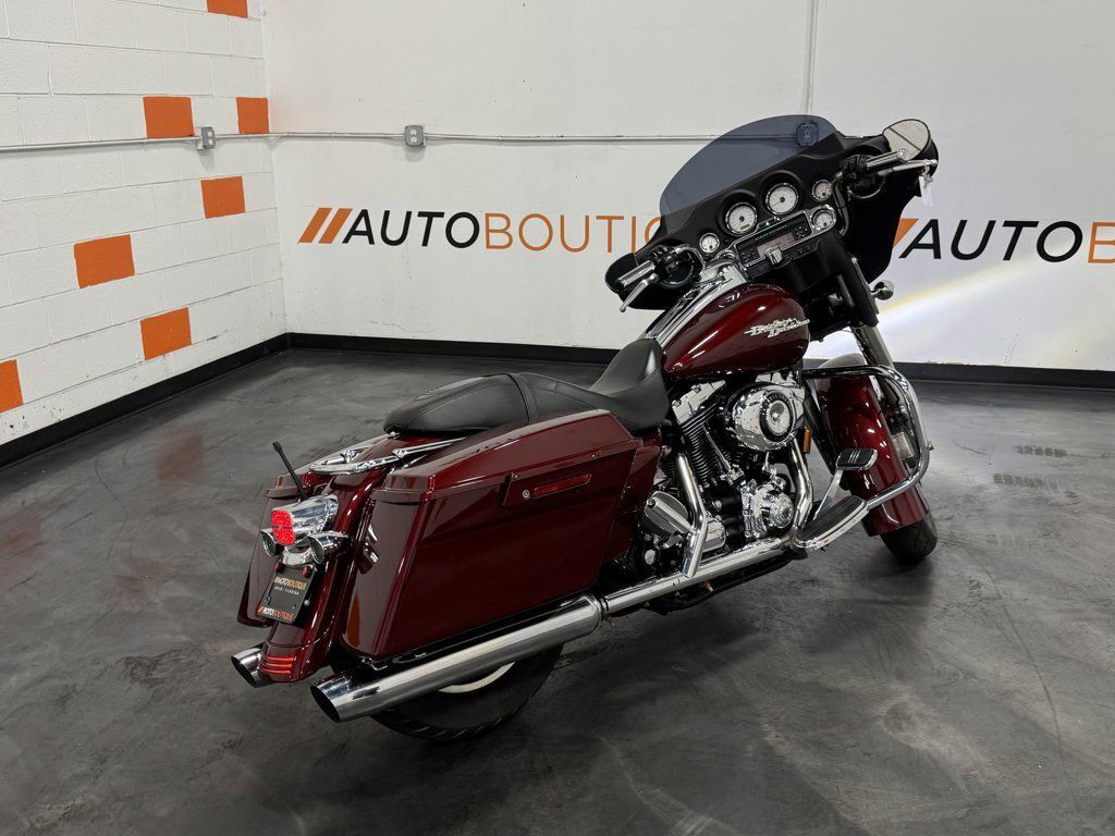 Street Glide®