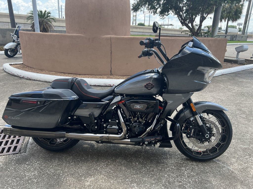 CVO® Road Glide®