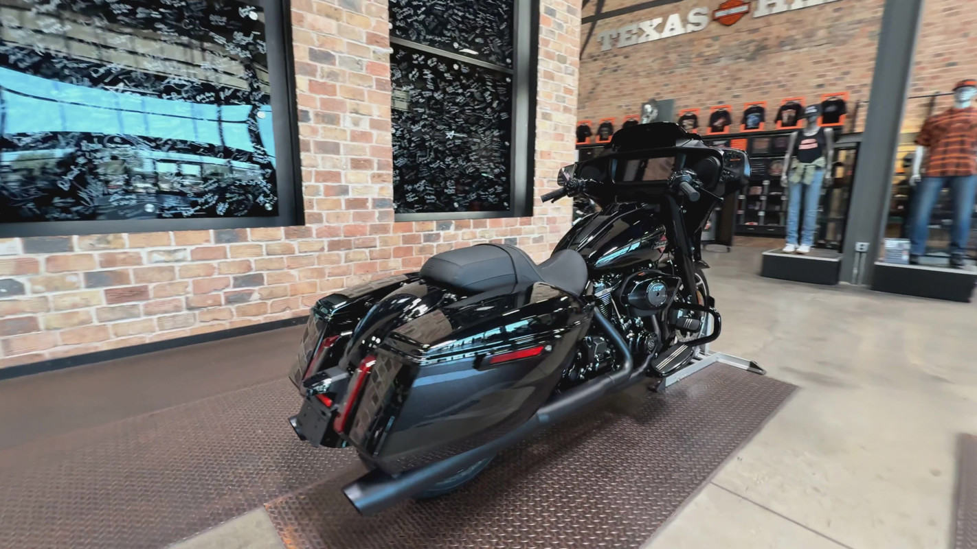 Street Glide®