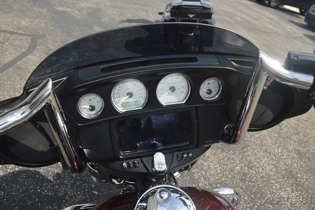 Street Glide®