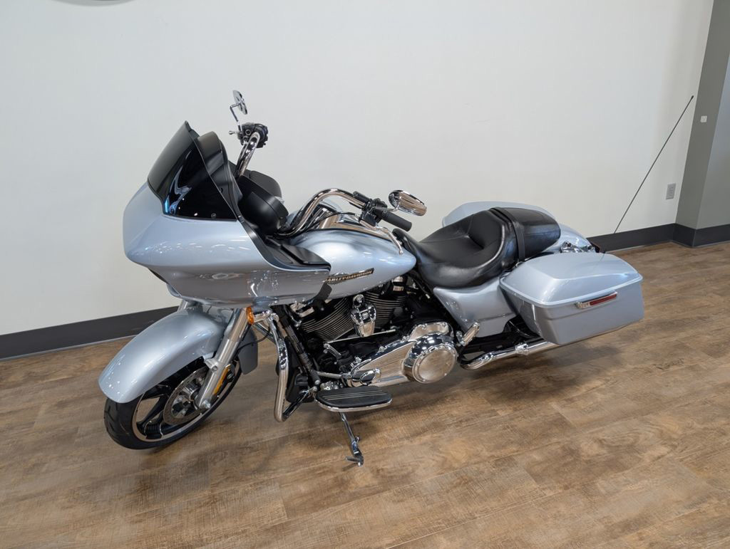 Road Glide®