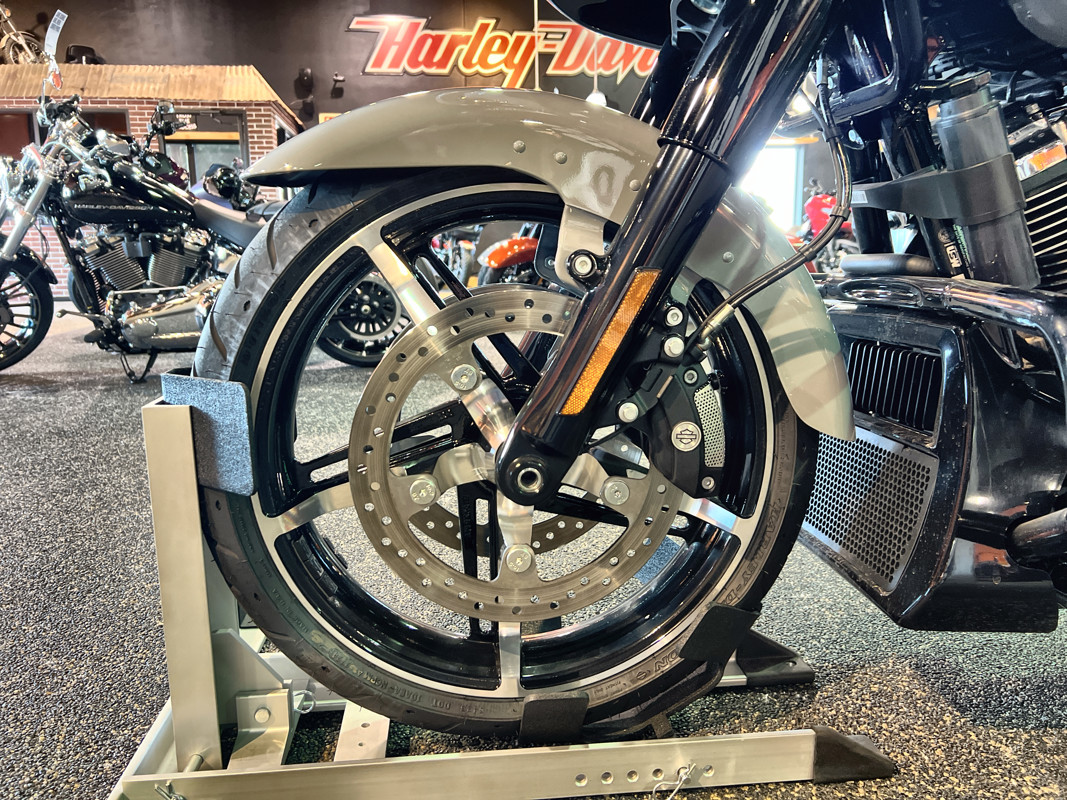 Road Glide®