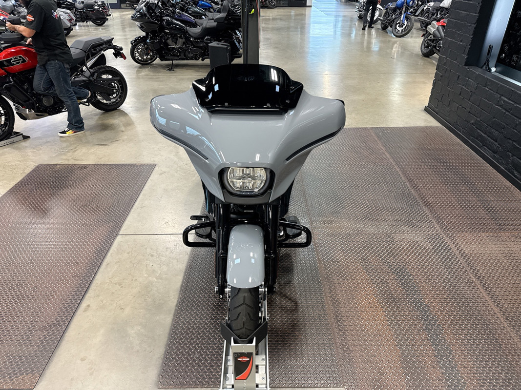 Street Glide®