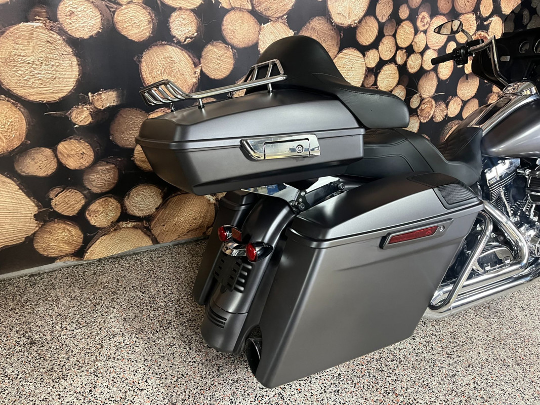 Street Glide®
