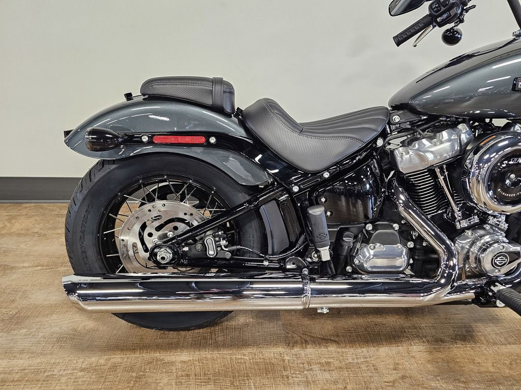 Street Bob®