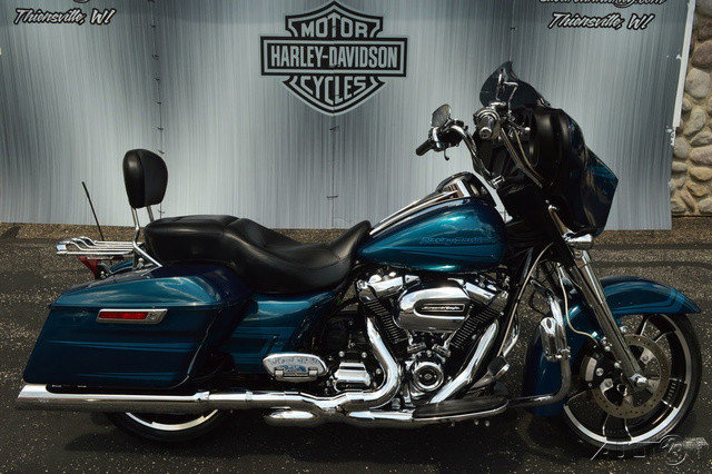 Street Glide®