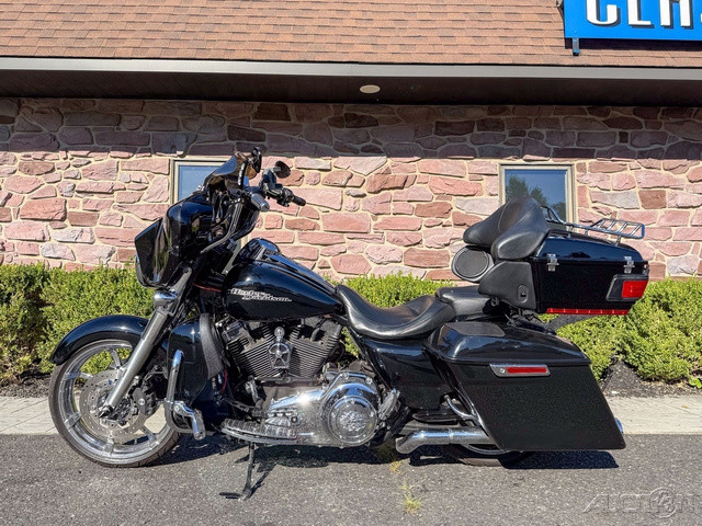 Street Glide®