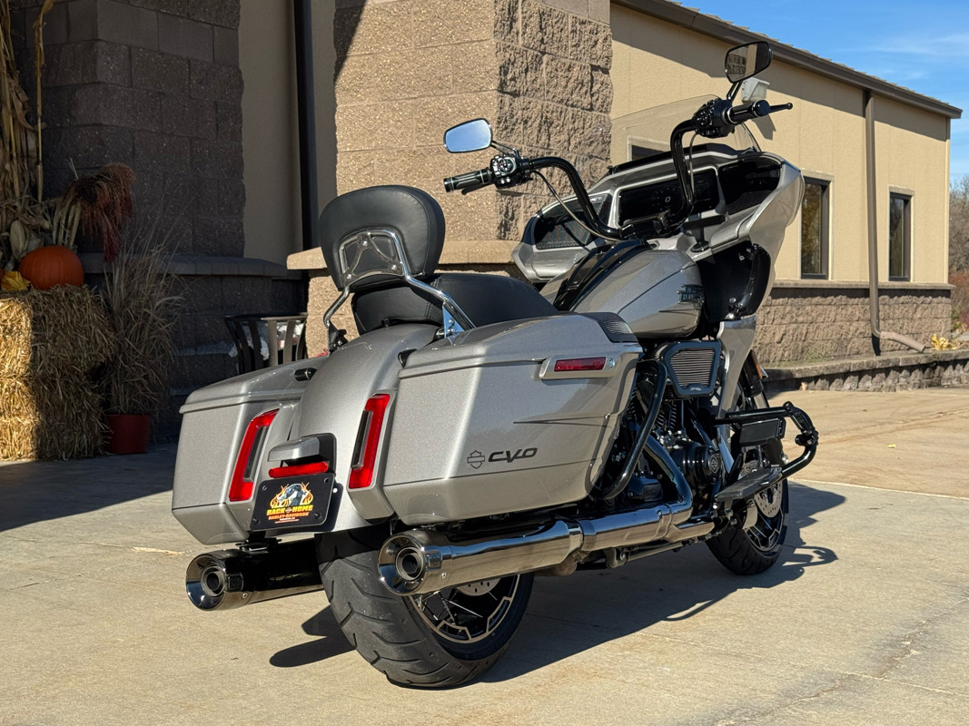 CVO® Road Glide®
