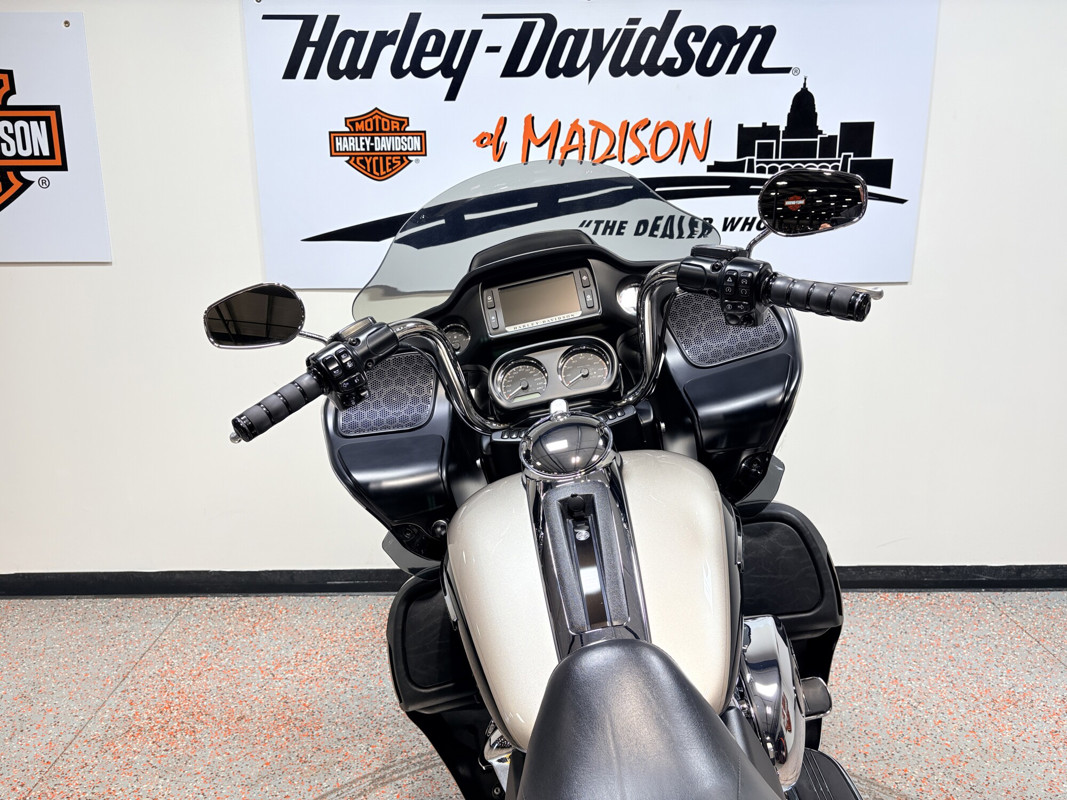 Road Glide® Ultra