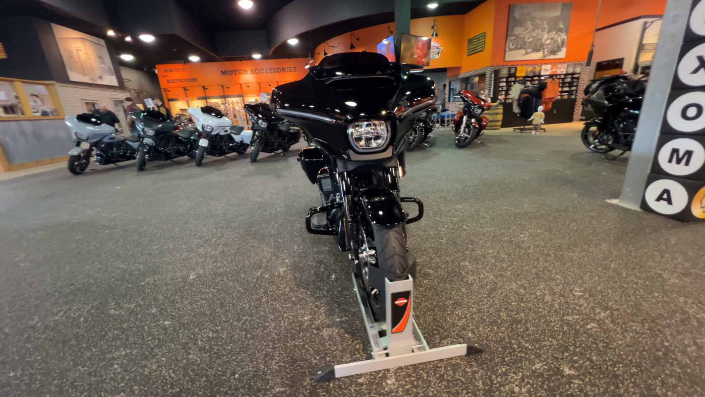 Street Glide®