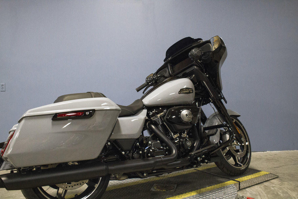 Street Glide®