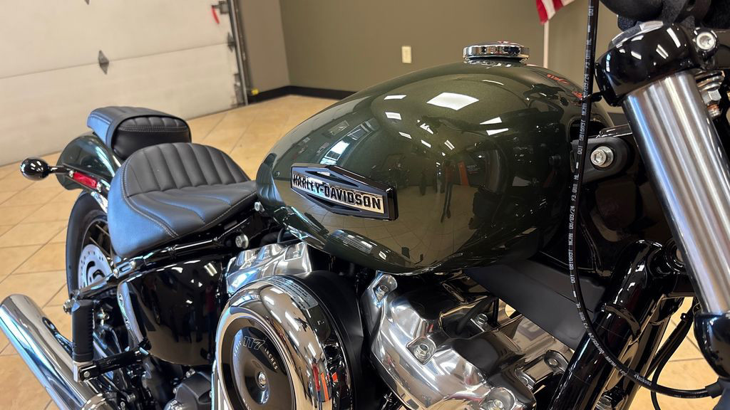 Street Bob®