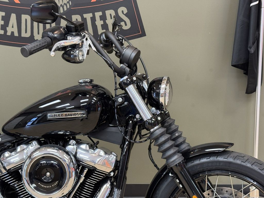 Street Bob®