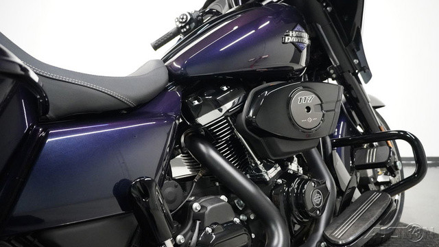 Street Glide®