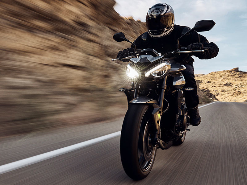 Street Triple R