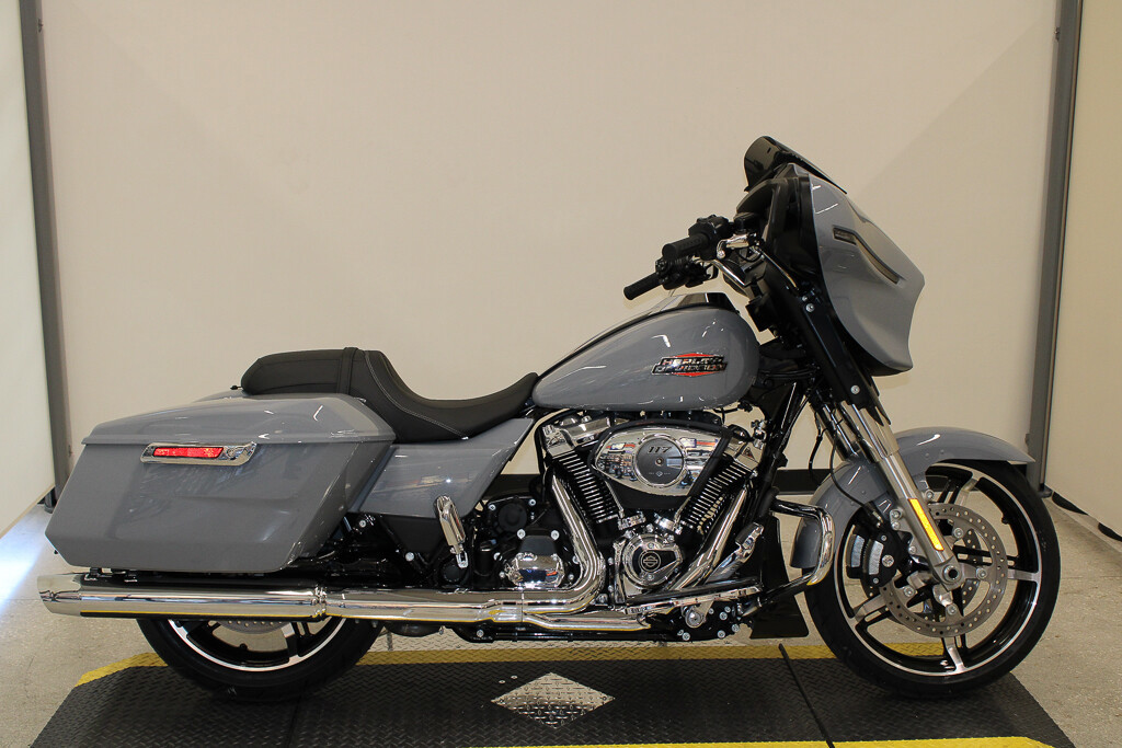 Street Glide®