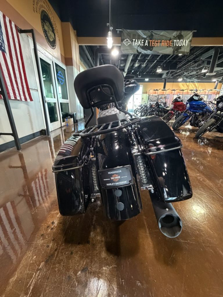 Street Glide®