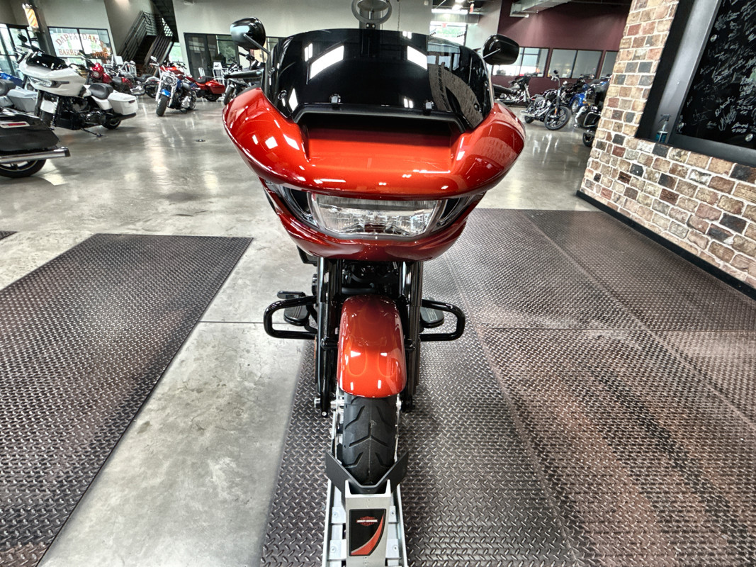 Road Glide®