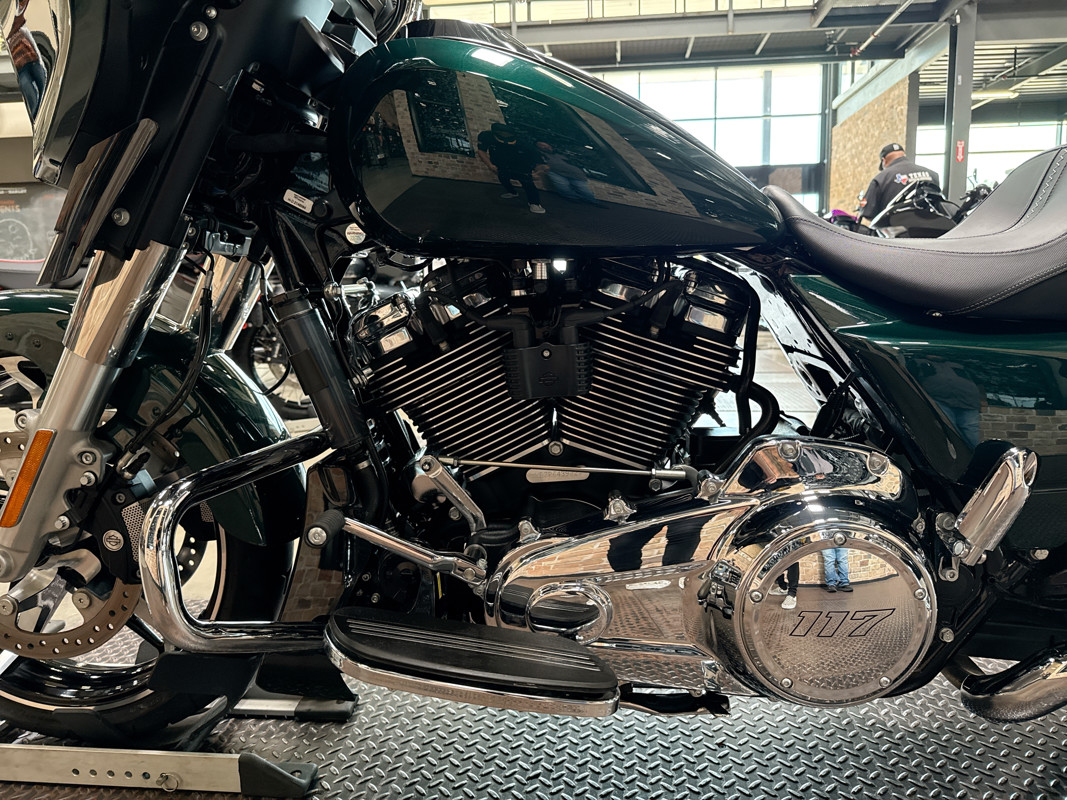 Street Glide®