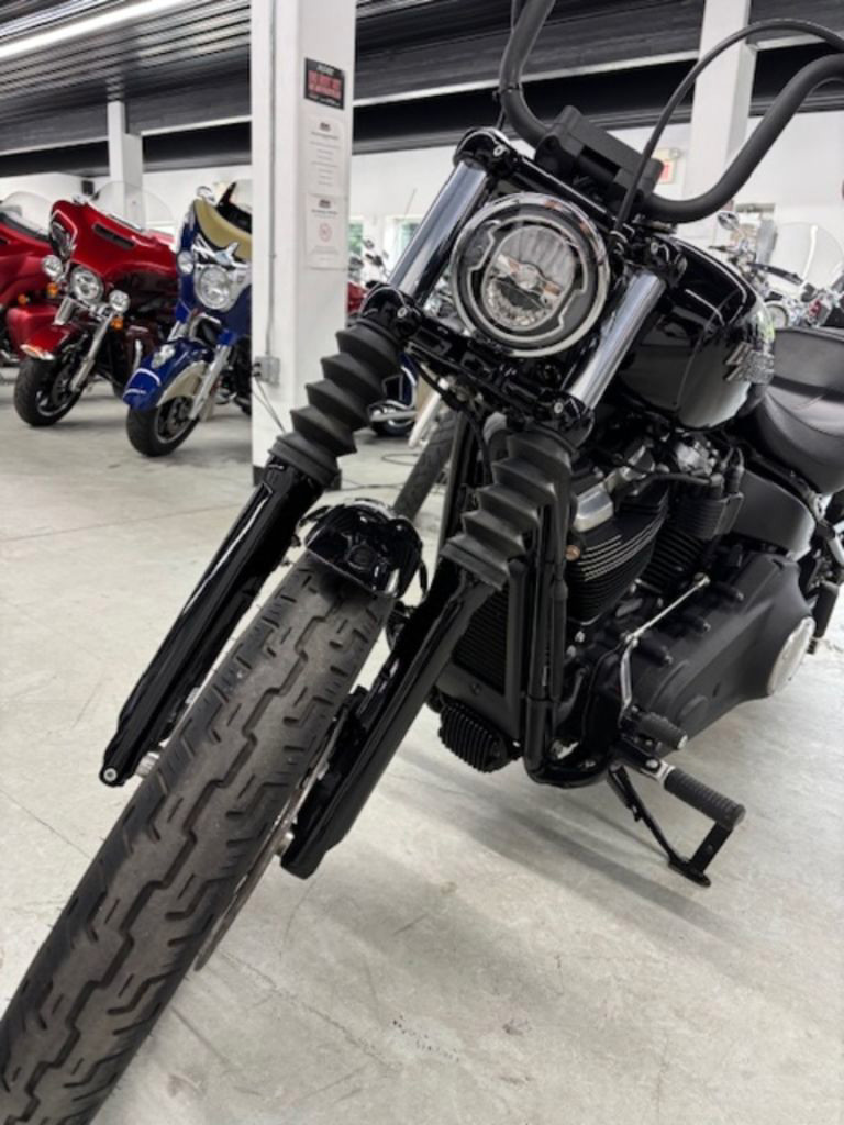 Street Bob®