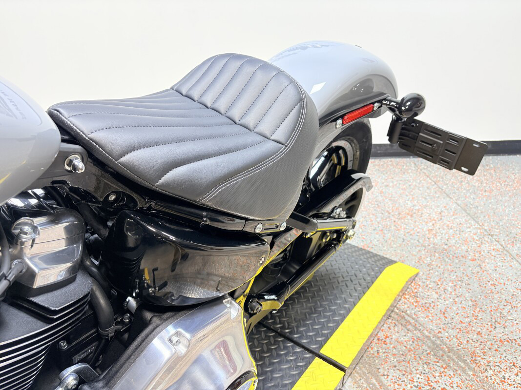 Street Bob®