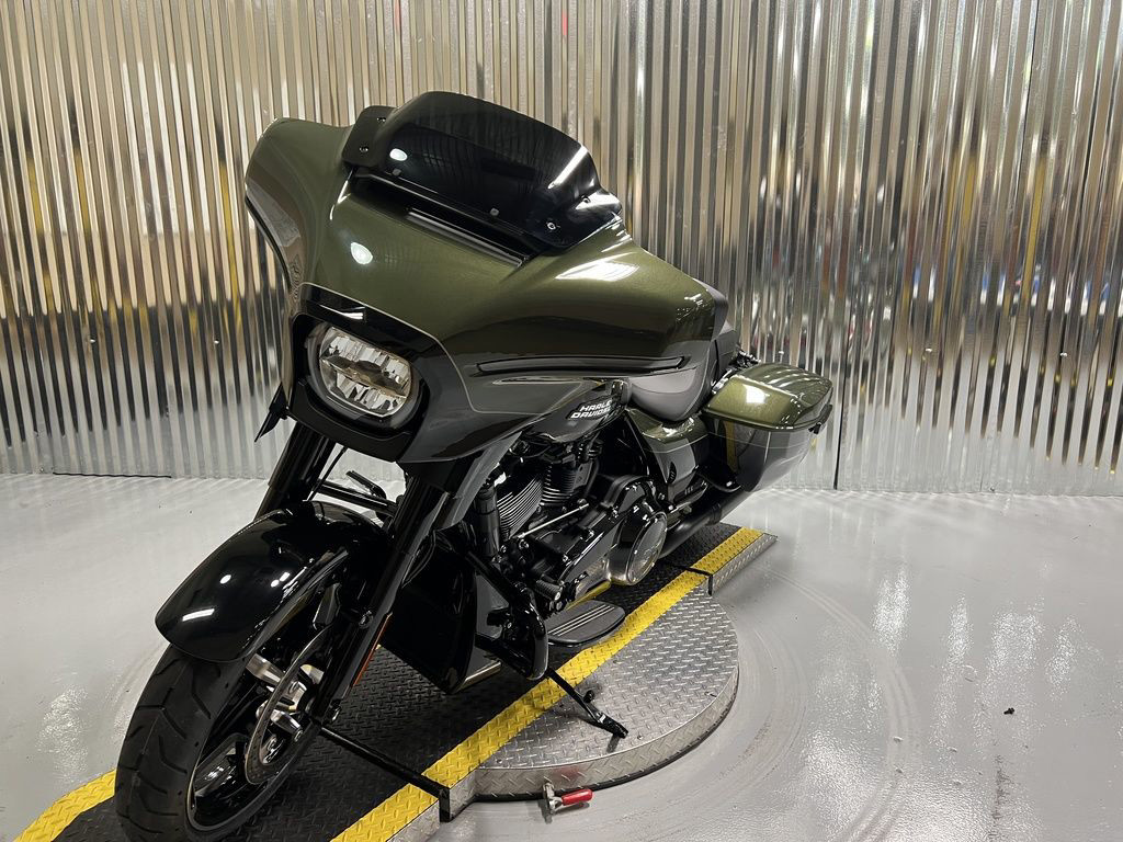 Street Glide®