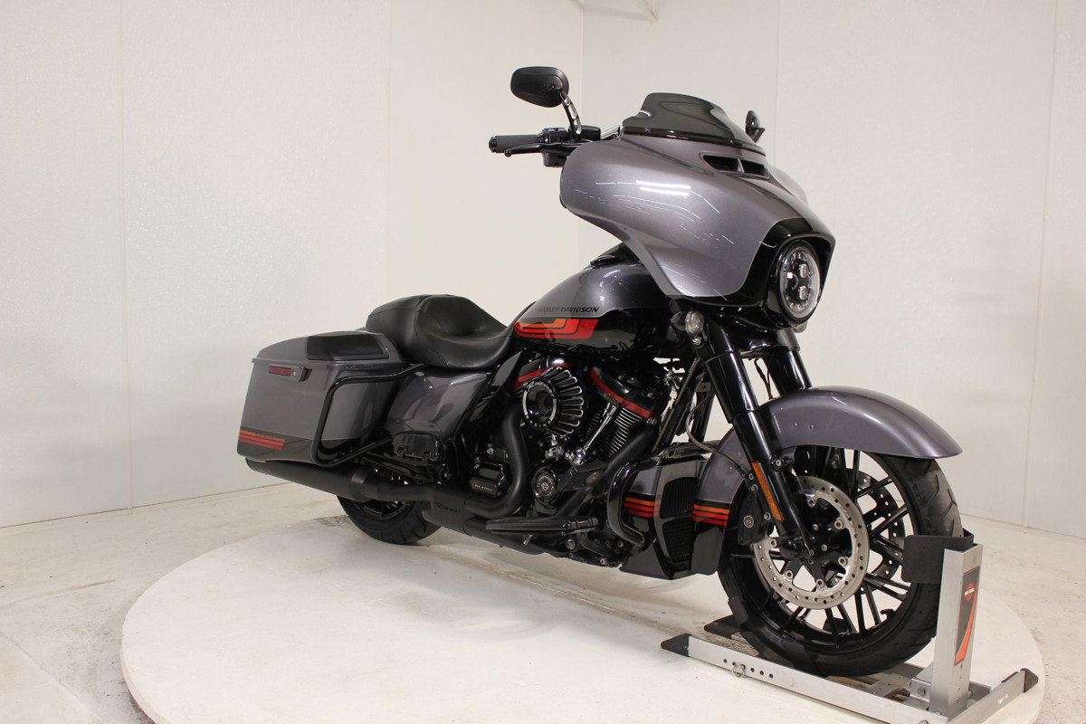 CVO® Street Glide®