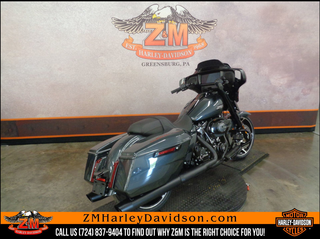 Street Glide®
