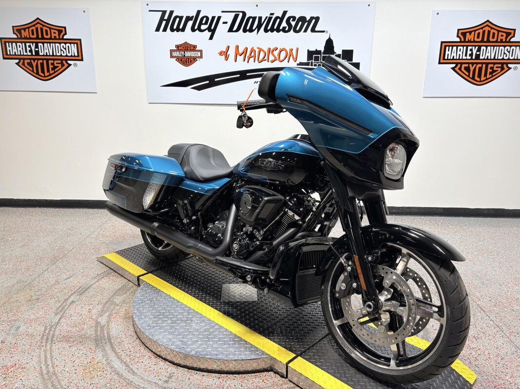 Street Glide®