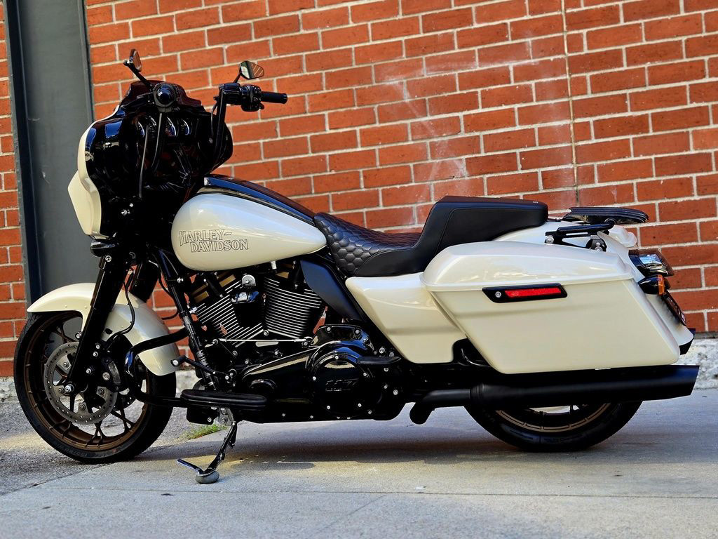 Street Glide® ST