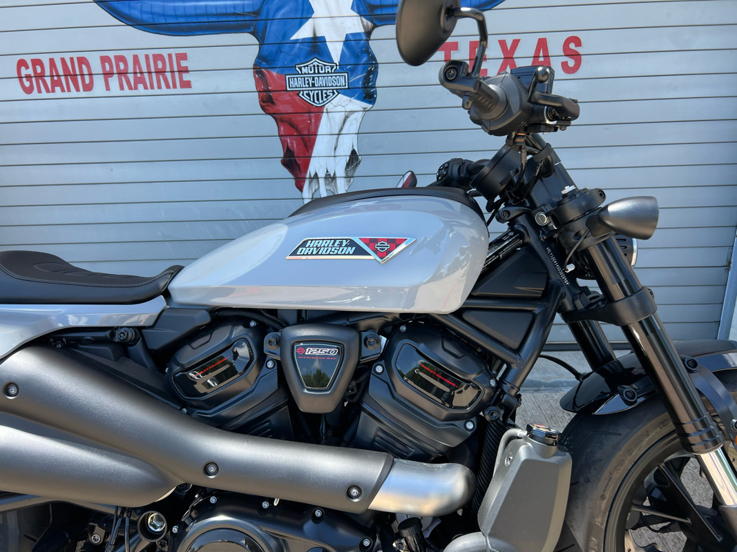 Sportster® S