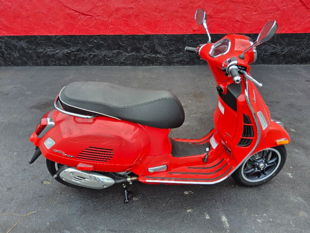 GTS 300 Super Sport