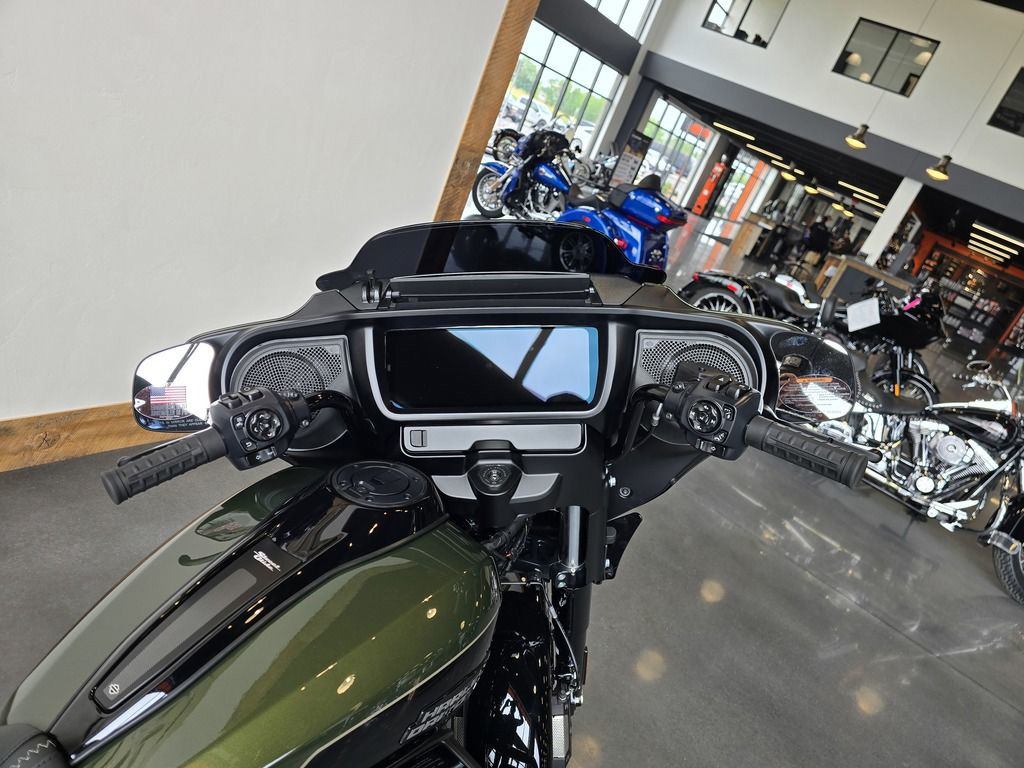Street Glide®