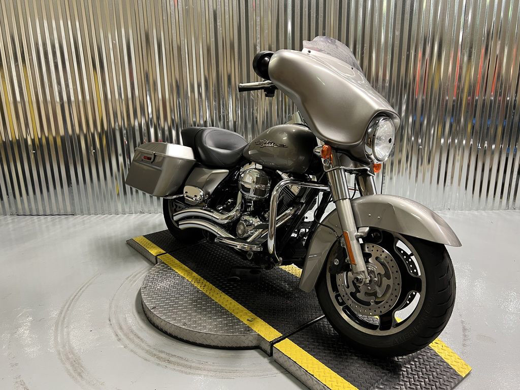 Street Glide®