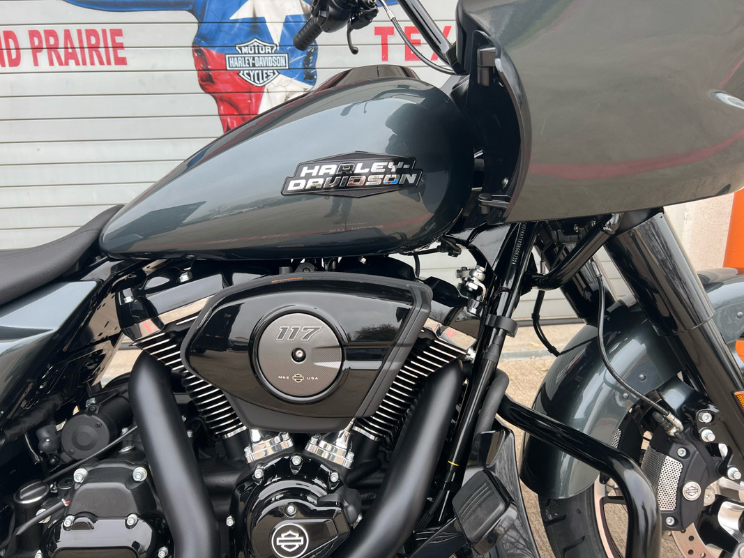 Road Glide®