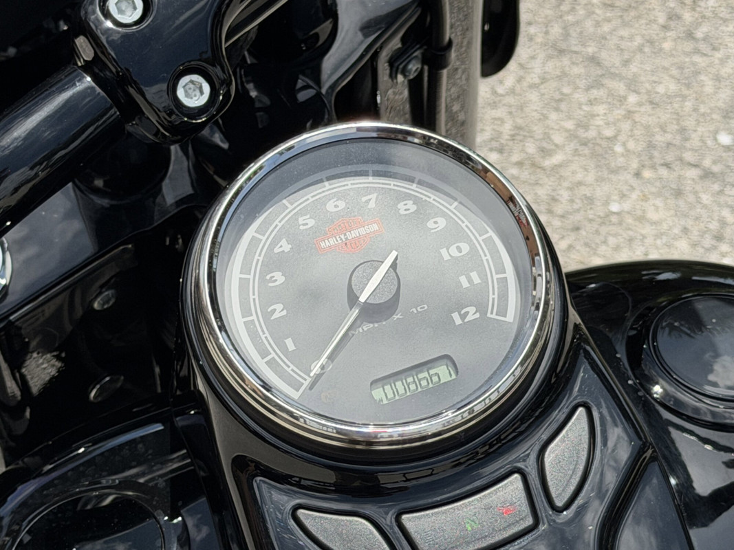 Softail® Slim® S